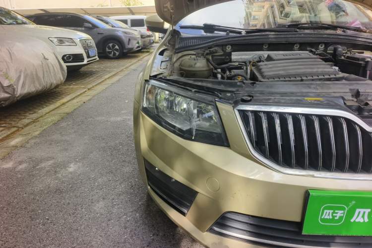 Used Skoda Octavia 2017 1.6L Automatic Chuanxing Edition Right Front Headlight