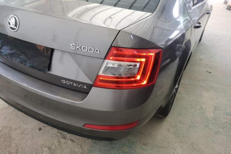 Used Skoda Octavia 2017 1.6L Automatic Chuanxing Edition Right Rear Taillight