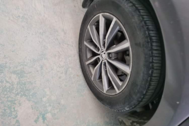 Used Skoda Octavia 2017 1.6L Automatic Chuanxing Edition Right Rear Wheel Hub