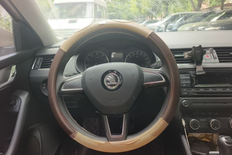 Used Skoda Octavia 2017 1.6L Automatic Chuanxing Edition Steering Wheel