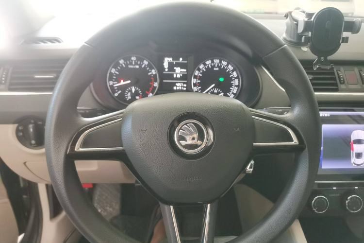 Used Skoda Octavia 2017 1.6L Automatic Chuanxing Edition Steering Wheel