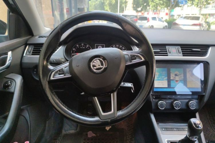 Used Skoda Octavia 2017 1.6L Manual Smart Drive Edition Steering Wheel