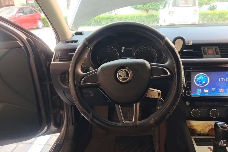 Used Skoda Octavia 2017 1.6L Automatic Chuanxing Edition Steering Wheel