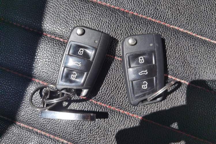 Used Skoda Octavia 2017 1.6L Automatic Smart Drive Edition Vehicle Key