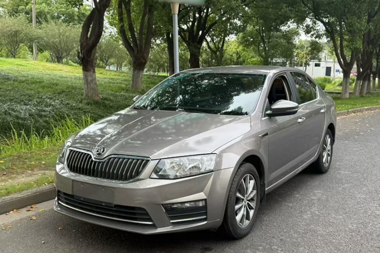 Ojetý Skoda Octavia 2017 1.6L Automatic Chuanxing Edition Guazi used car, China used car export, Used car for sale, Used  cars, Cheapest cars for sale