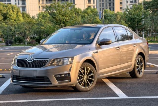 Used Skoda Octavia 2017 1.6L Automatic Smart Drive Edition