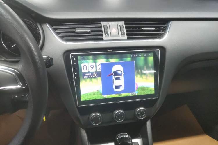 Used Skoda Octavia 2017 1.6L Automatic Chuanxing Edition Audio And AC Panel