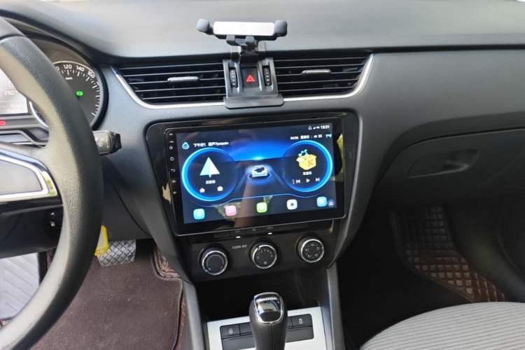 Used Skoda Octavia 2017 1.6L Automatic Chuanxing Edition Audio And AC Panel