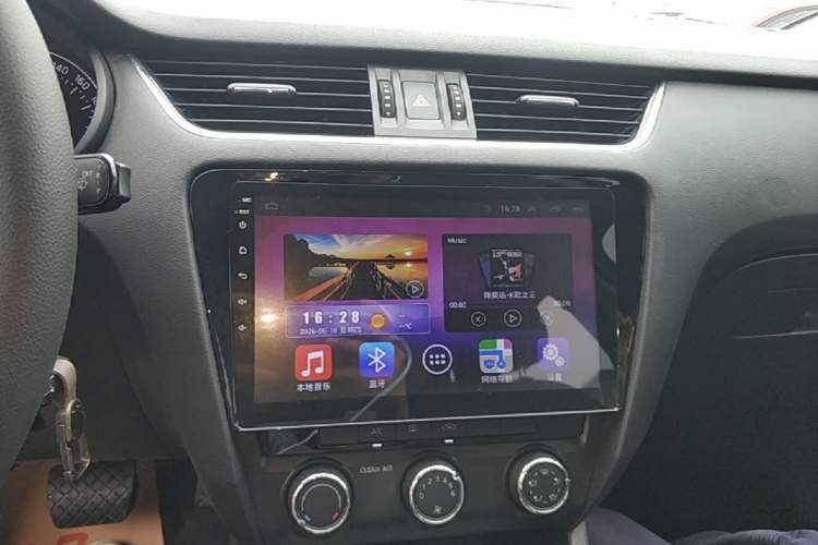 Used Skoda Octavia 2017 1.6L Automatic Chuanxing Edition Audio And AC Panel