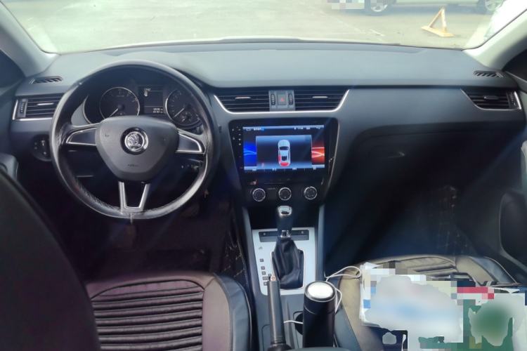 Used Skoda Octavia 2017 1.6L Automatic Chuanxing Edition Center Console