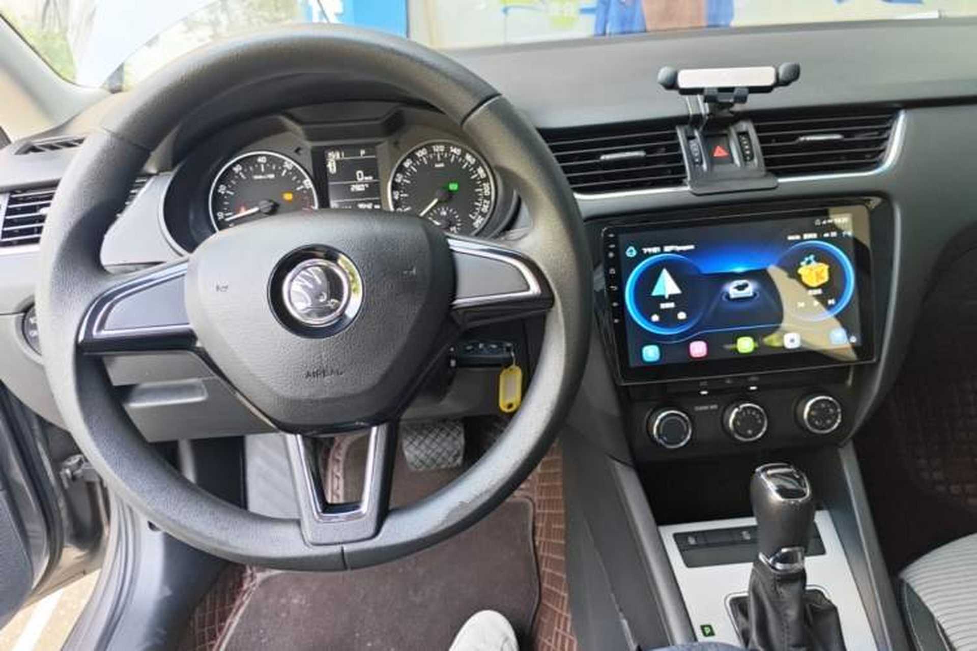 Used Skoda Octavia 2017 1.6L Automatic Chuanxing Edition Center Console