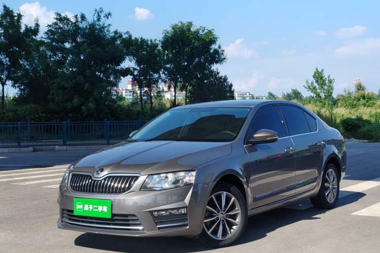 Used Skoda Octavia 2017 Classic Model 1.6L Automatic Comfort Edition Guazi used car, China used car export, Used car for sale, Used  cars, Cheapest cars for sale