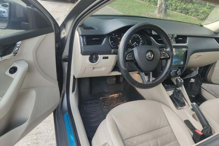 Used Skoda Octavia 2017 1.6L Automatic Smart Drive Edition Driver Seat