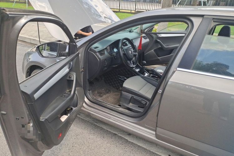 Used Skoda Octavia 2017 1.6L Manual Trend Edition Driver Seat