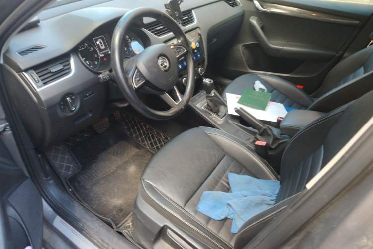 Used Skoda Octavia 2017 1.6L Automatic Smart Drive Edition Driver Seat