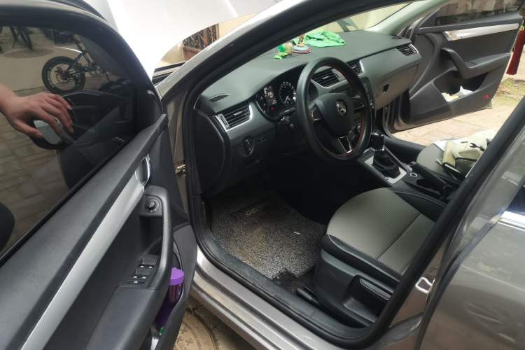 Used Skoda Octavia 2017 1.6L Automatic Chuanxing Edition Driver Seat