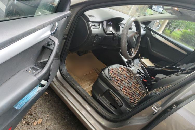 Used Skoda Octavia 2017 1.6L Automatic Chuanxing Edition Driver Seat