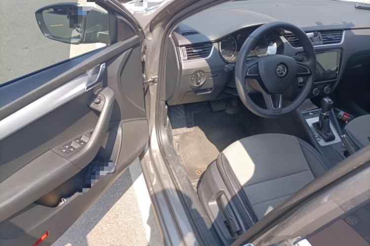 Used Skoda Octavia 2017 1.6L Automatic Chuanxing Edition Driver Seat