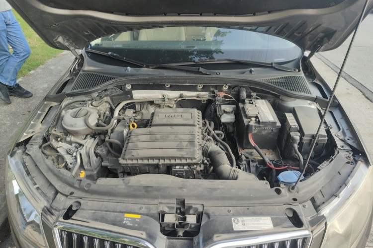 Used Skoda Octavia 2017 1.6L Automatic Smart Drive Edition Engine Bay