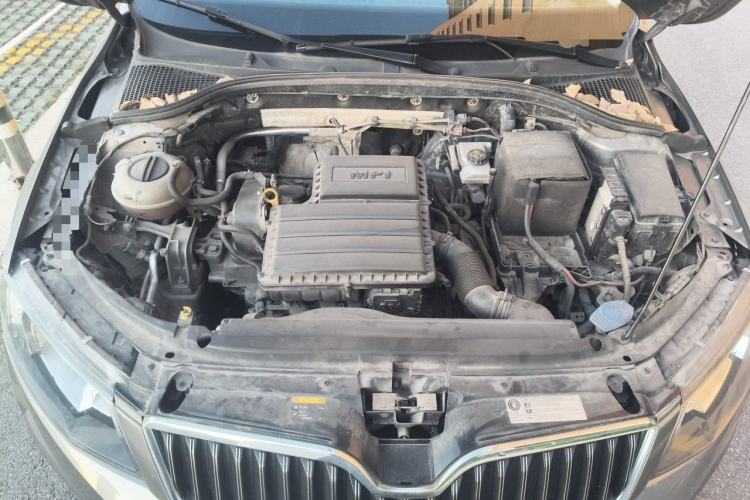 Used Skoda Octavia 2017 1.6L Automatic Chuanxing Edition Engine Bay
