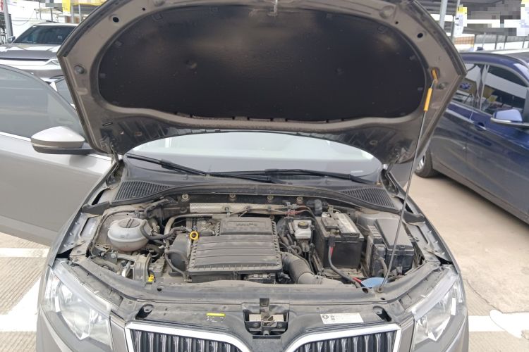 Used Skoda Octavia 2017 1.6L Automatic Smart Drive Edition Engine Bay