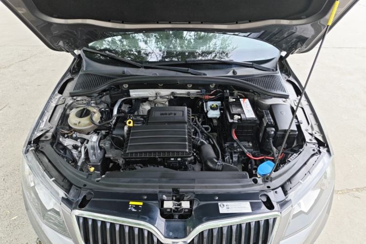 Used Skoda Octavia 2017 1.6L Automatic Smart Drive Edition Engine Bay