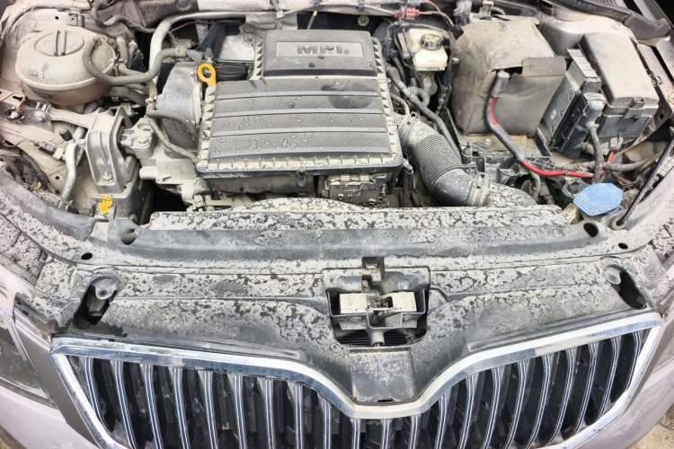 Used Skoda Octavia 2017 1.6L Automatic Smart Drive Edition Engine Bay