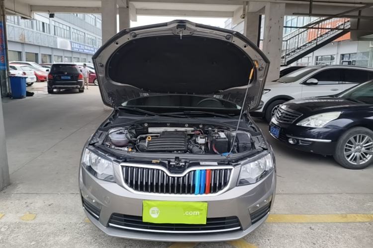 Used Skoda Octavia 2017 Classic Model 1.6L Automatic Comfort Edition Engine Bay