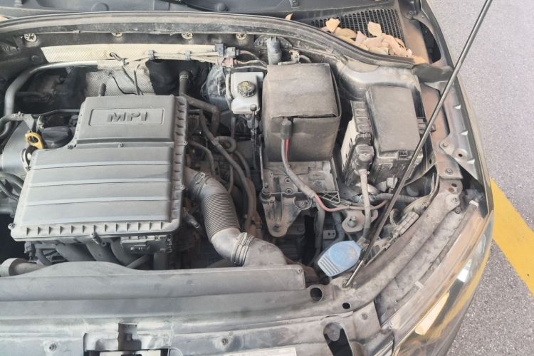 Used Skoda Octavia 2017 1.6L Automatic Chuanxing Edition Engine Bay Left