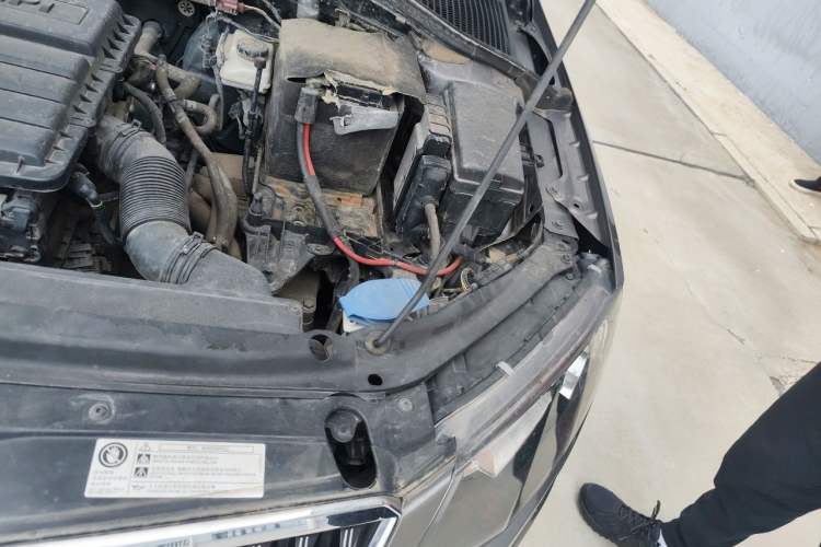 Used Skoda Octavia 2017 1.6L Automatic Smart Drive Edition Engine Bay Left