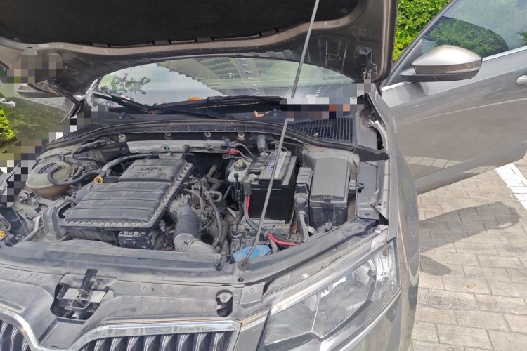 Used Skoda Octavia 2017 1.6L Automatic Smart Drive Edition Engine Bay Left