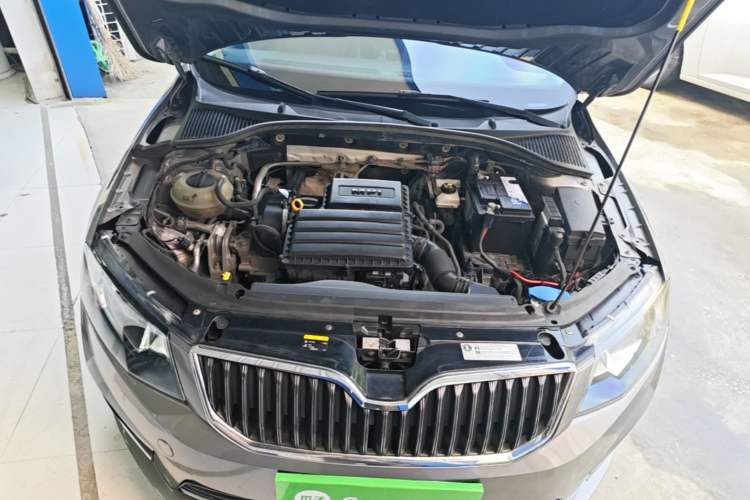Used Skoda Octavia 2017 1.6L Automatic Chuanxing Edition Engine Bay