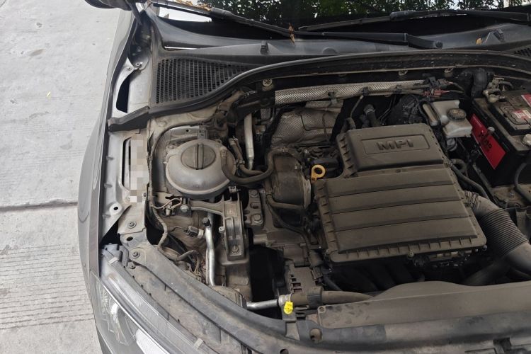 Used Skoda Octavia 2017 1.6L Automatic Smart Drive Edition Engine Bay Right