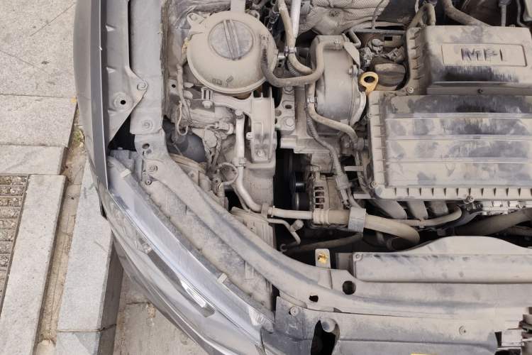 Used Skoda Octavia 2017 1.6L Manual Smart Drive Edition Engine Bay Right
