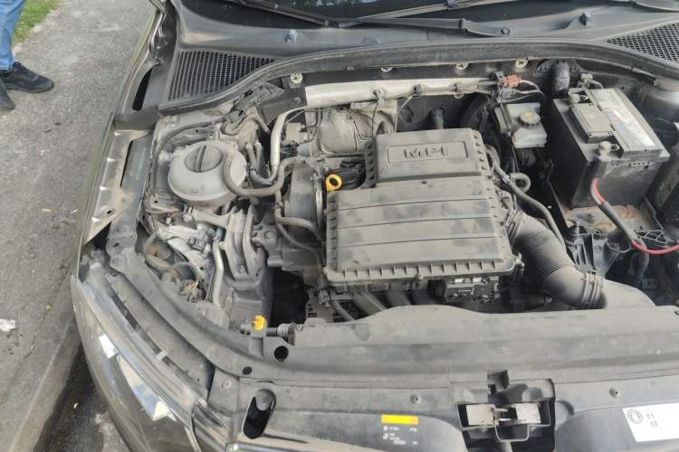 Used Skoda Octavia 2017 1.6L Automatic Smart Drive Edition Engine Bay Right