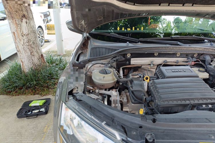 Used Skoda Octavia 2017 1.6L Automatic Chuanxing Edition Engine Bay Right