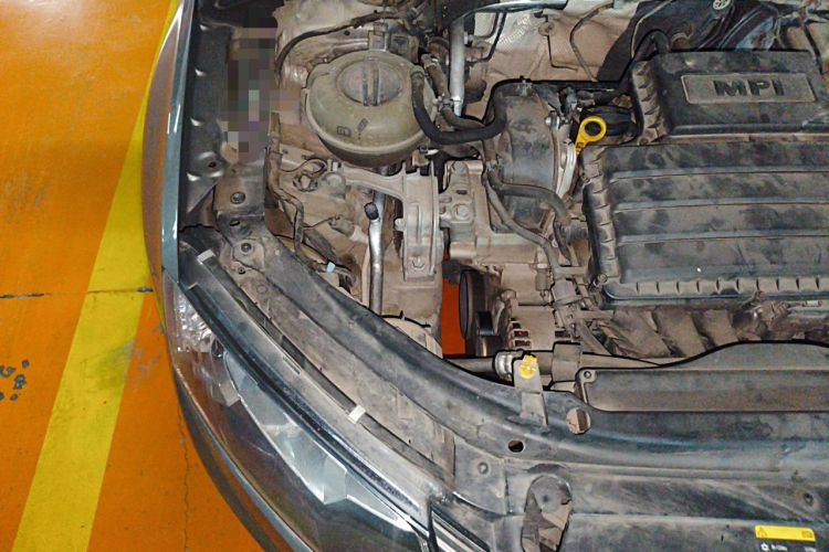 Used Skoda Octavia 2017 1.6L Automatic Chuanxing Edition Engine Bay Right