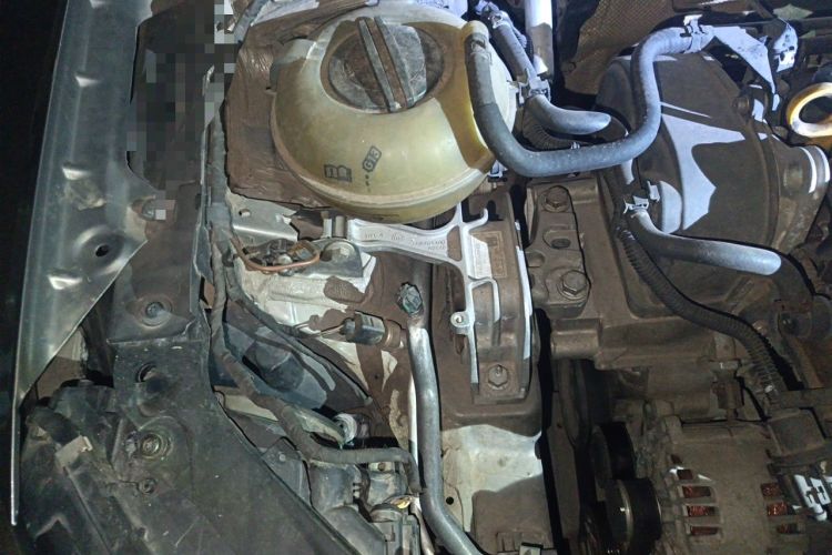 Used Skoda Octavia 2017 1.6L Automatic Chuanxing Edition Engine Bay Right