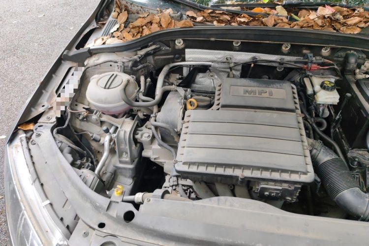 Used Skoda Octavia 2017 1.6L Automatic Chuanxing Edition Engine Bay Right
