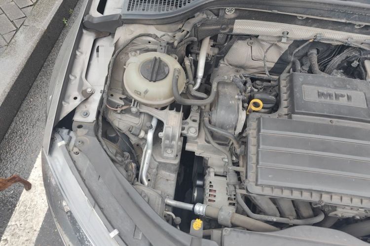Used Skoda Octavia 2017 1.6L Automatic Smart Drive Edition Engine Bay Right