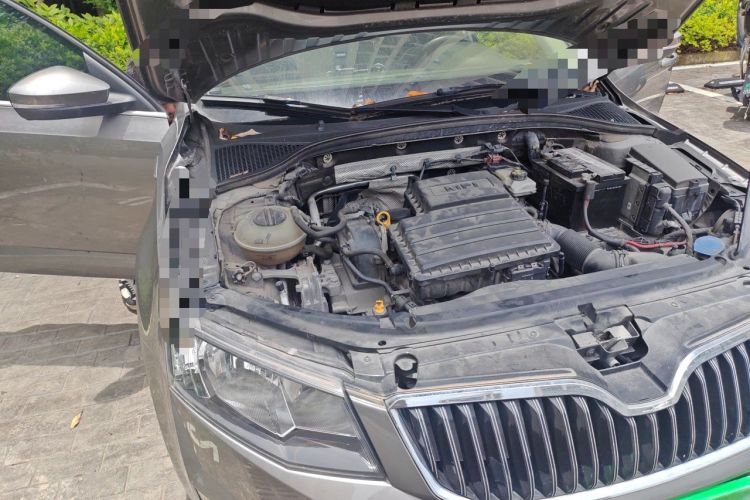 Used Skoda Octavia 2017 1.6L Automatic Smart Drive Edition Engine Bay Right
