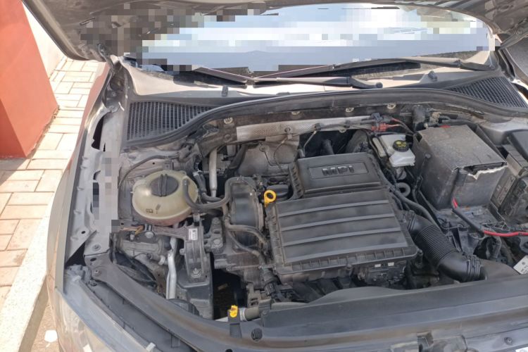 Used Skoda Octavia 2017 1.6L Automatic Chuanxing Edition Engine Bay Right