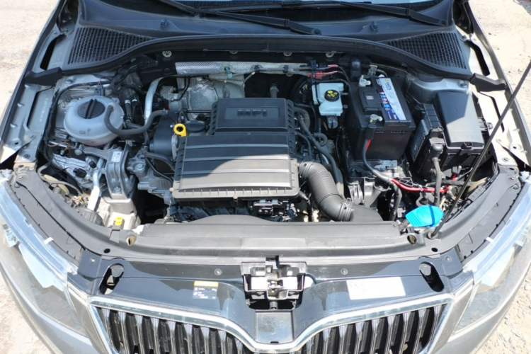 Used Skoda Octavia 2017 1.6L Automatic Smart Drive Edition Engine Bay