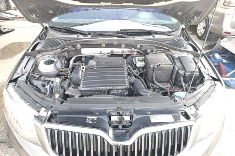 Used Skoda Octavia 2017 1.6L Automatic Smart Drive Edition Engine Bay