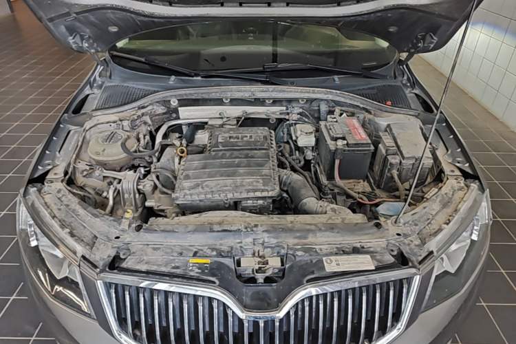 Used Skoda Octavia 2017 1.6L Automatic Smart Drive Edition Engine Bay
