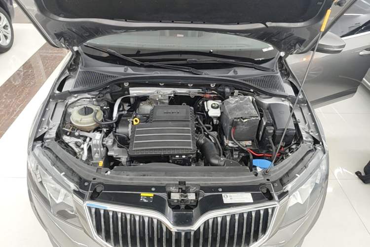 Used Skoda Octavia 2017 1.6L Automatic Smart Drive Edition Engine Bay