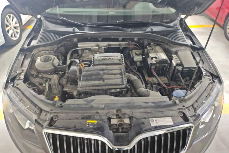 Used Skoda Octavia 2017 1.6L Automatic Smart Drive Edition Engine Bay