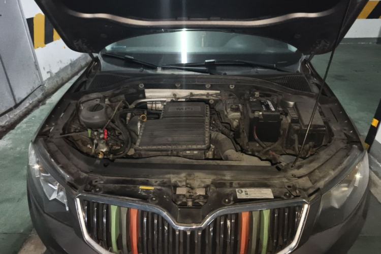 Used Skoda Octavia 2017 Classic Model 1.6L Manual Comfort Edition Engine Bay