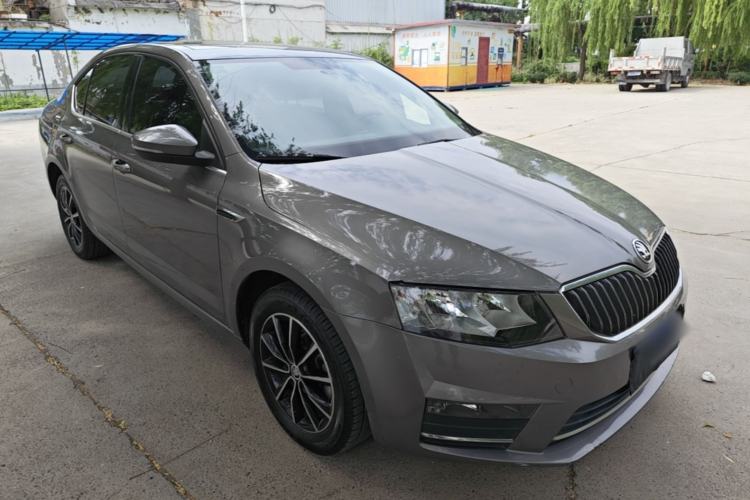 Used Skoda Octavia 2017 1.6L Automatic Smart Drive Edition Exterior 1