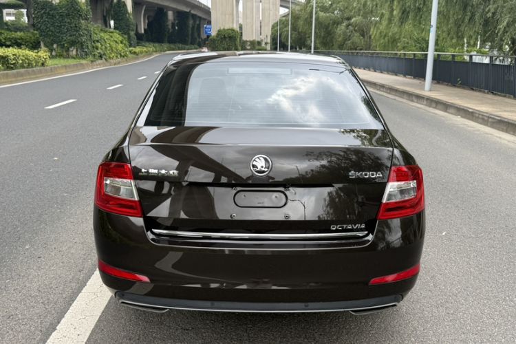 Used Skoda Octavia 2017 1.6L Automatic Smart Drive Edition Exterior 10